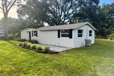 Villa ou maison à Zephyrhills, Floride 2 chambres, 101.08 m2 № 2316819