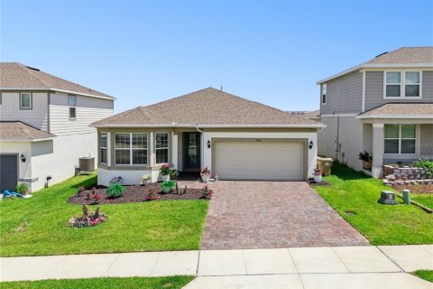 House in Clermont, Florida 3 bedrooms, 199.18 sq.m. № 2277685