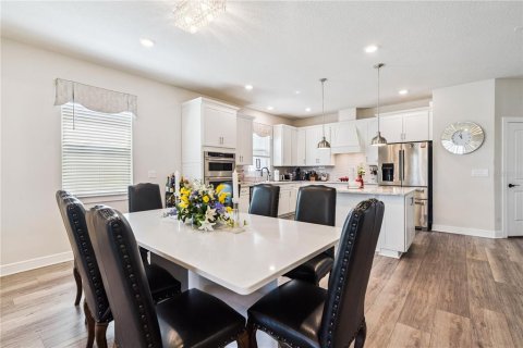 House in Clermont, Florida 3 bedrooms, 199.18 sq.m. № 2277685 - photo 8
