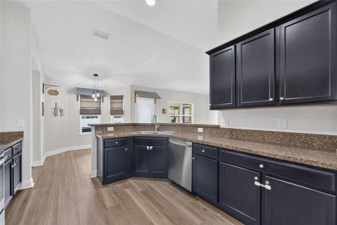 House in Ocala, Florida 4 bedrooms, 215.9 sq.m. № 2419880 - photo 6