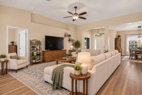 House in Ocala, Florida 4 bedrooms, 215.9 sq.m. № 2419880 - photo 3