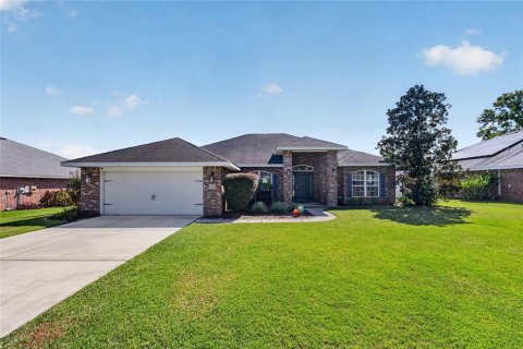 House in Ocala, Florida 4 bedrooms, 215.9 sq.m. № 2419880