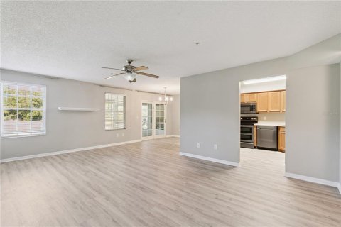 Condo in Apopka, Florida, 3 bedrooms № 2233673 - photo 5