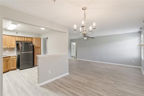 Condo in Apopka, Florida, 3 bedrooms № 2233673 - photo 8