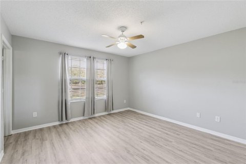 Condo in Apopka, Florida, 3 bedrooms № 2233673 - photo 14