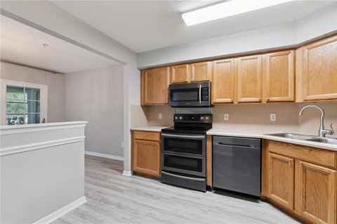 Condo in Apopka, Florida, 3 bedrooms № 2233673 - photo 10