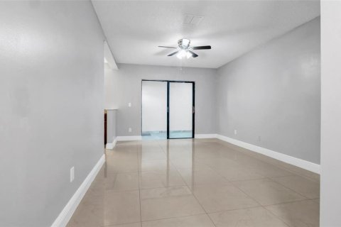House in Tampa, Florida 4 bedrooms, 234.39 sq.m. № 1884329 - photo 19