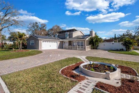 House in Tampa, Florida 4 bedrooms, 234.39 sq.m. № 1884329 - photo 4