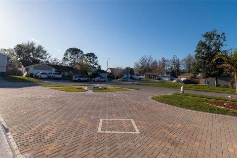 House in Tampa, Florida 4 bedrooms, 234.39 sq.m. № 1884329 - photo 27