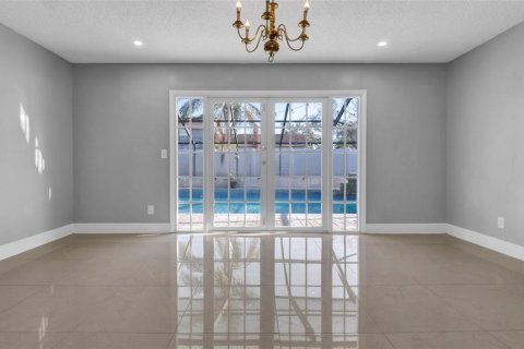 House in Tampa, Florida 4 bedrooms, 234.39 sq.m. № 1884329 - photo 15