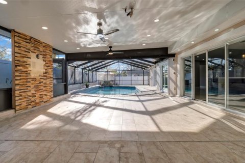 House in Tampa, Florida 4 bedrooms, 234.39 sq.m. № 1884329 - photo 25