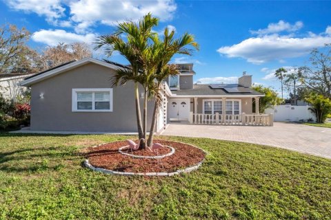 House in Tampa, Florida 4 bedrooms, 234.39 sq.m. № 1884329 - photo 3