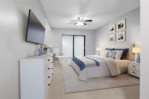 House in Tampa, Florida 4 bedrooms, 234.39 sq.m. № 1884329 - photo 20