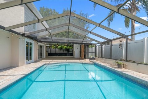 House in Tampa, Florida 4 bedrooms, 234.39 sq.m. № 1884329 - photo 7