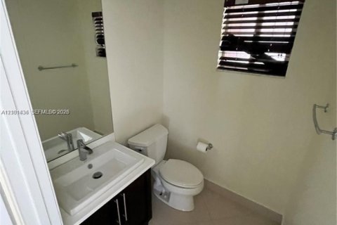 Copropriété à louer à Miami Shores, Floride: 2 chambres, 111.48 m2 № 2407600 - photo 25