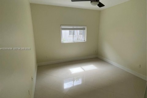 Copropriété à louer à Miami Shores, Floride: 2 chambres, 111.48 m2 № 2407600 - photo 18