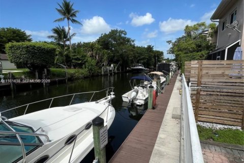 Copropriété à louer à Miami Shores, Floride: 2 chambres, 111.48 m2 № 2407600 - photo 9