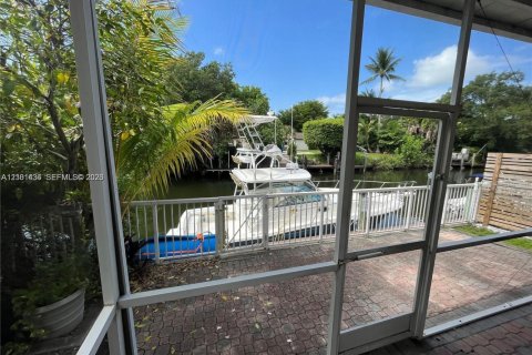 Copropriété à louer à Miami Shores, Floride: 2 chambres, 111.48 m2 № 2407600 - photo 3