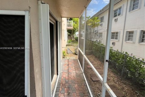 Copropriété à louer à Miami Shores, Floride: 2 chambres, 111.48 m2 № 2407600 - photo 24