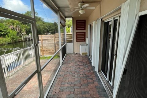 Copropriété à louer à Miami Shores, Floride: 2 chambres, 111.48 m2 № 2407600 - photo 7