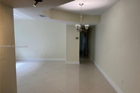 Copropriété à louer à Miami Shores, Floride: 2 chambres, 111.48 m2 № 2407600 - photo 14