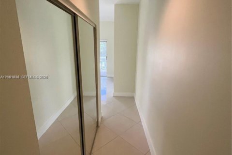 Copropriété à louer à Miami Shores, Floride: 2 chambres, 111.48 m2 № 2407600 - photo 19