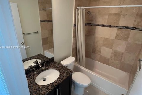 Copropriété à louer à Miami Shores, Floride: 2 chambres, 111.48 m2 № 2407600 - photo 17
