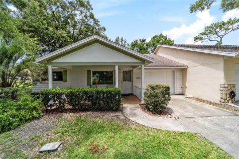 House in Ocala, Florida 2 bedrooms, 125.98 sq.m. № 1820574 - photo 1