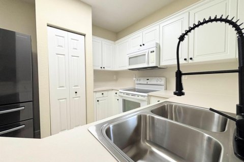 Touwnhouse à vendre à Stuart, Floride: 3 chambres, 133.22 m2 № 2269264 - photo 6