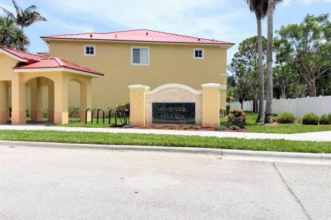 Touwnhouse à vendre à Stuart, Floride: 3 chambres, 133.22 m2 № 2269264 - photo 2