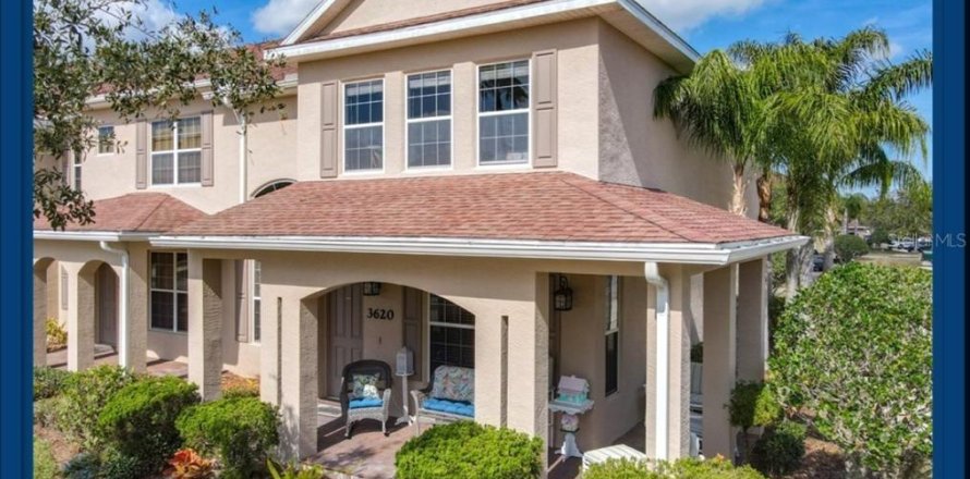 Townhouse in New Smyrna Beach, Florida 2 bedrooms, 169.73 sq.m. № 1574029
