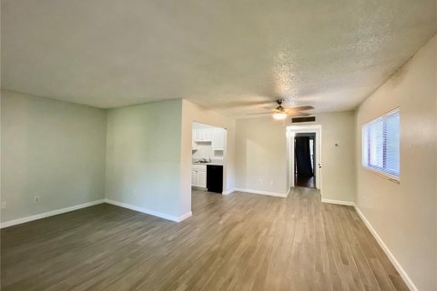 Condominio en alquiler en Temple Terrace, Florida, 1 dormitorio, 74.32 m2 № 1904146 - foto 4