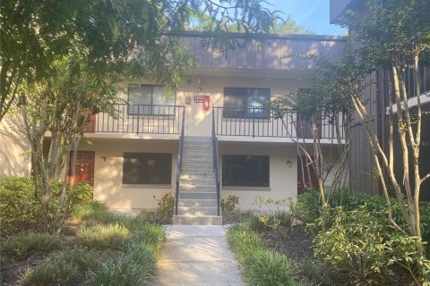 Condominio en alquiler en Temple Terrace, Florida, 1 dormitorio, 74.32 m2 № 1904146 - foto 1