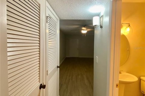 Condominio en alquiler en Temple Terrace, Florida, 1 dormitorio, 74.32 m2 № 1904146 - foto 12