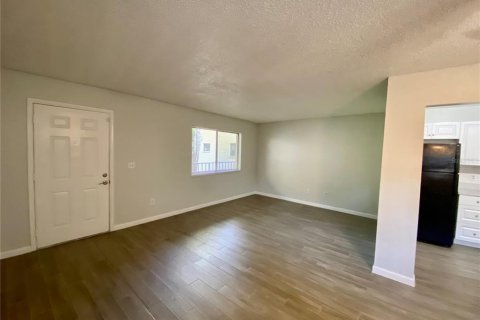 Condominio en alquiler en Temple Terrace, Florida, 1 dormitorio, 74.32 m2 № 1904146 - foto 7