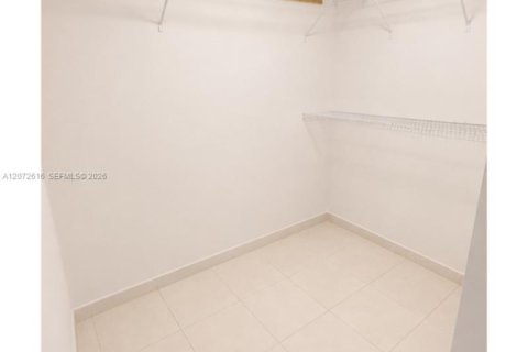 Купить кондоминиум в Майами, Флорида 2 спальни, 89м2, № 2348780 - фото 10