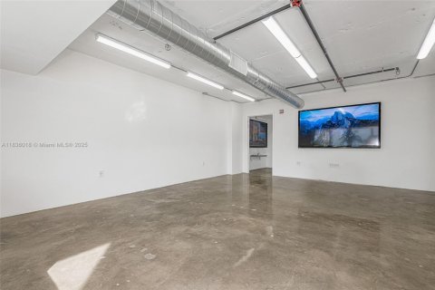 Propiedad comercial en venta en Miami Beach, Florida № 1820132 - foto 14