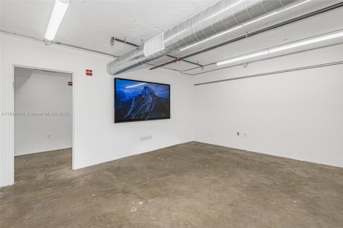 Propiedad comercial en venta en Miami Beach, Florida № 1820132 - foto 16