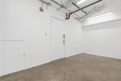 Propiedad comercial en venta en Miami Beach, Florida № 1820132 - foto 5