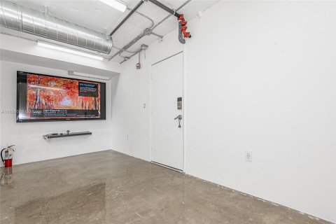Propiedad comercial en venta en Miami Beach, Florida № 1820132 - foto 4