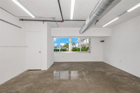 Propiedad comercial en venta en Miami Beach, Florida № 1820132 - foto 7