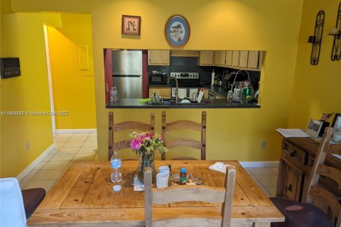 Touwnhouse à louer à Pembroke Pines, Floride: 3 chambres, 151.24 m2 № 1941015 - photo 4