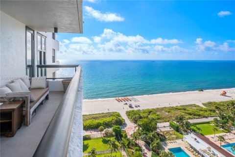 Condo in Miami Beach, Florida, 1 bedroom  № 2076586 - photo 10
