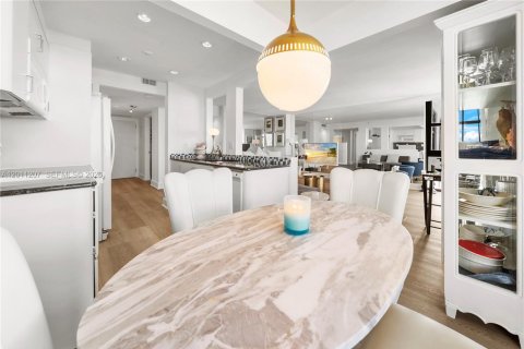 Condo in Miami Beach, Florida, 1 bedroom  № 2076586 - photo 22