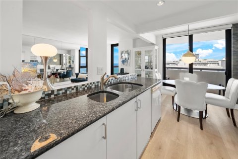 Condo in Miami Beach, Florida, 1 bedroom  № 2076586 - photo 23