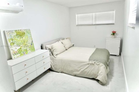 Villa ou maison à vendre à Fort Lauderdale, Floride: 4 chambres, 122.91 m2 № 2023284 - photo 17