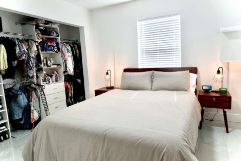 Villa ou maison à vendre à Fort Lauderdale, Floride: 4 chambres, 122.91 m2 № 2023284 - photo 12