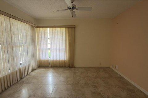 Casa en venta en Wesley Chapel, Florida, 3 dormitorios, 266.26 m2 № 1900968 - foto 9