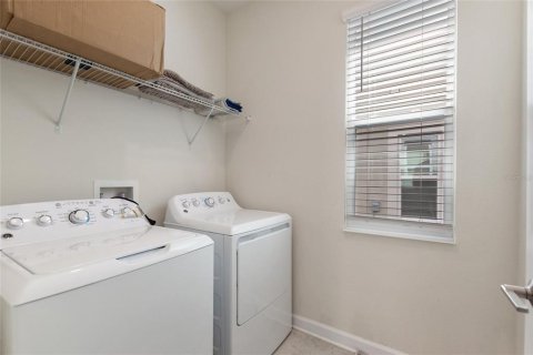House in Davenport, Florida 3 bedrooms, 181.16 sq.m. № 1880797 - photo 8