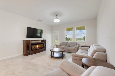 House in Davenport, Florida 3 bedrooms, 181.16 sq.m. № 1880797 - photo 10